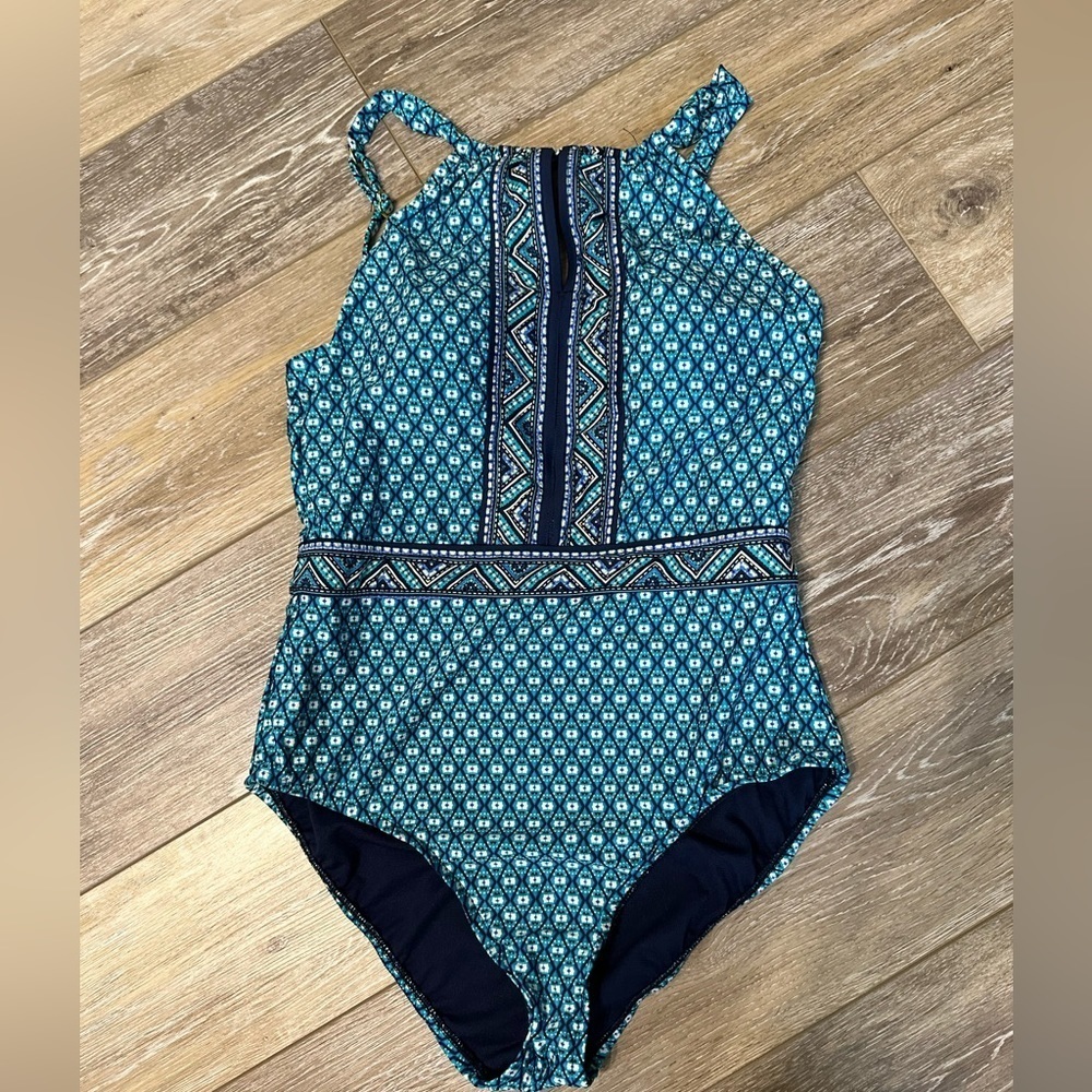#4) Jantzen one piece swimsuit self cups. New condition.